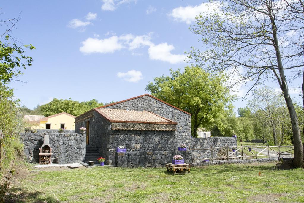 Viola Nel Parco Villa Sant'Alfio Exterior photo